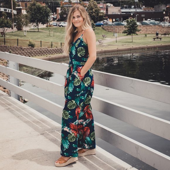 Flowy Jumpsuit monstera open back wide leg - Picture 3 of 7